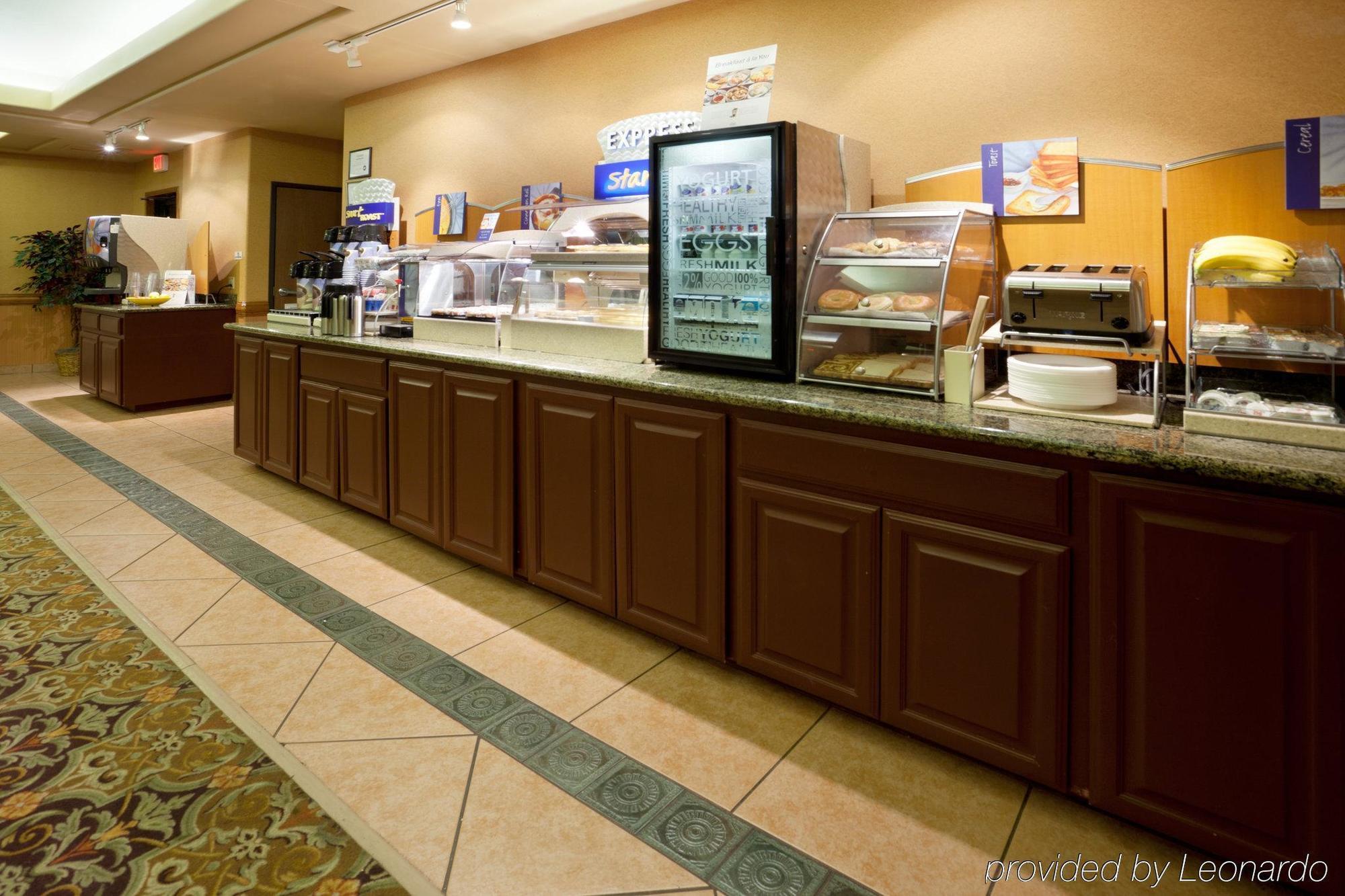 Holiday Inn Express Hotel And Suites Alice By Ihg Restaurant photo